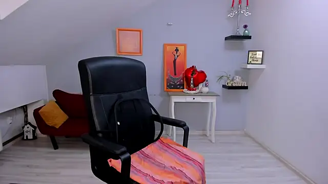 LollaGirl online show from 19, 2, 2026