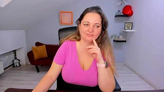 LollaGirl online show from 2, 3, 2026