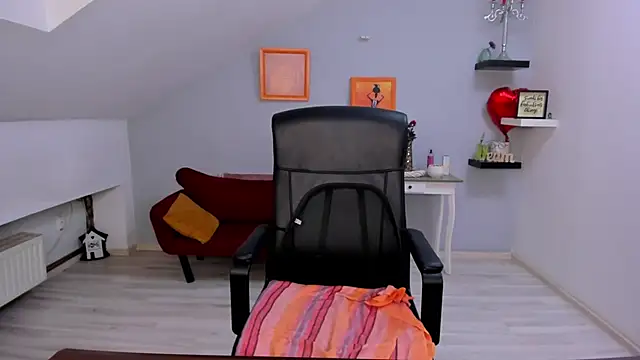 LollaGirl online show from 25, 3, 2026