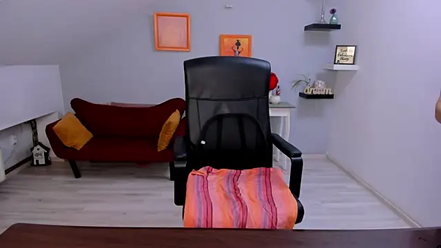 LollaGirl online show from 18, 2, 2026