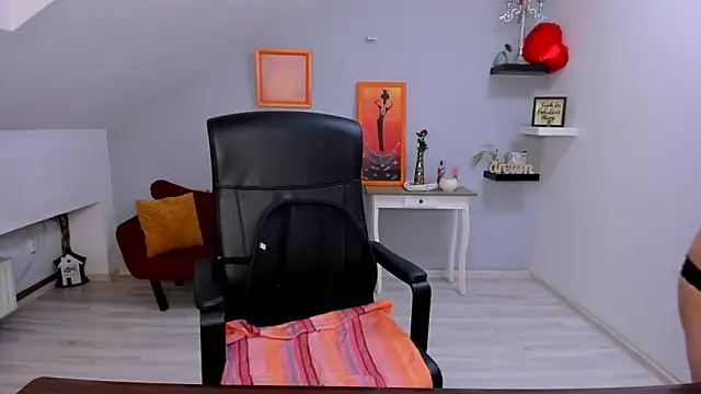 LollaGirl online show from 2, 3, 2026