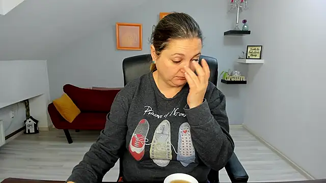 LollaGirl online show from 14, 1, 2026