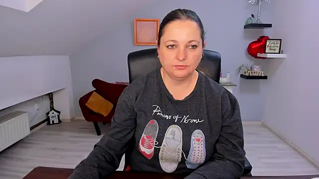 LollaGirl online show from 28, 3, 2026