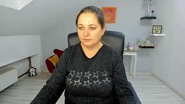 LollaGirl online show from 10, 11, 2025