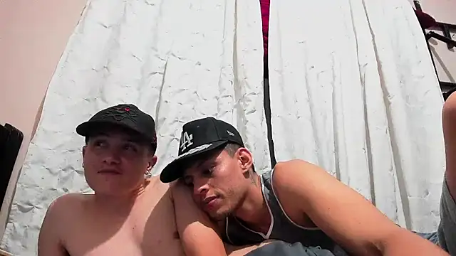 Snapshot of davidlatin66 chatting on 5, 5, 2026 davidlatin66 online show from 5, 5, 2026