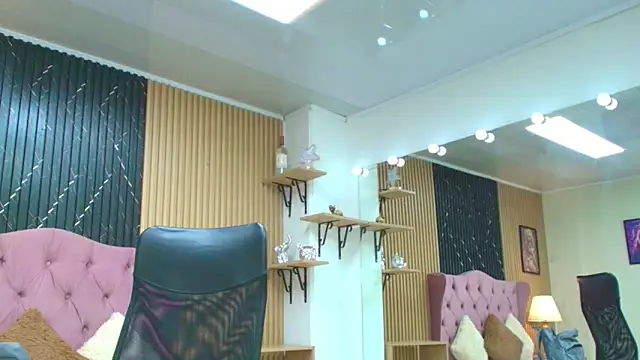 Snapshot of BARBIE_BROWNN chatting on 15, 11, 2025 BARBIE BROWNN online show from 15, 11, 2025