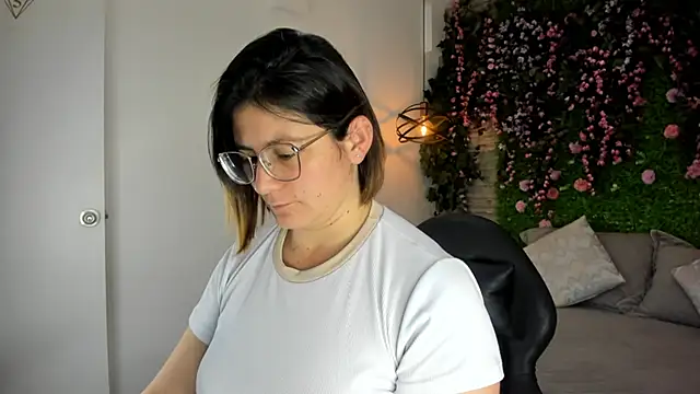 SarahDeyvis online show from 12, 1, 2026