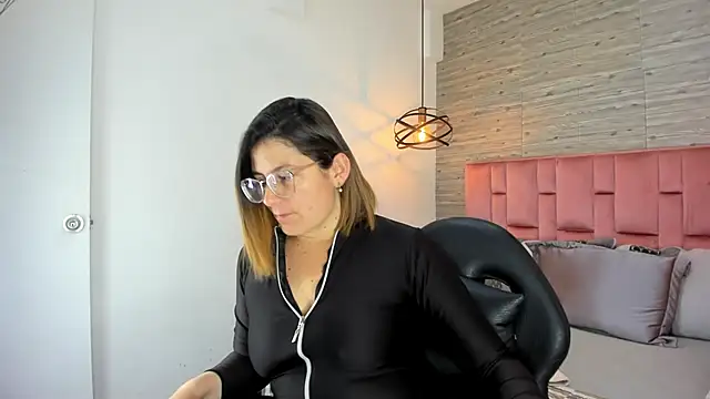 SarahDeyvis online show from 21, 10, 2025