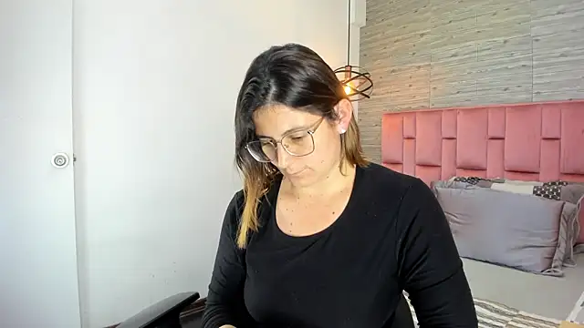 SarahDeyvis online show from 23, 10, 2025