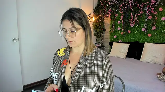 SarahDeyvis online show from 21, 11, 2025