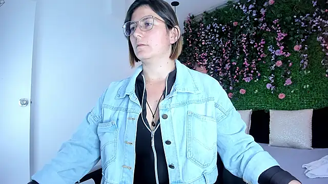 SarahDeyvis online show from 1, 12, 2025