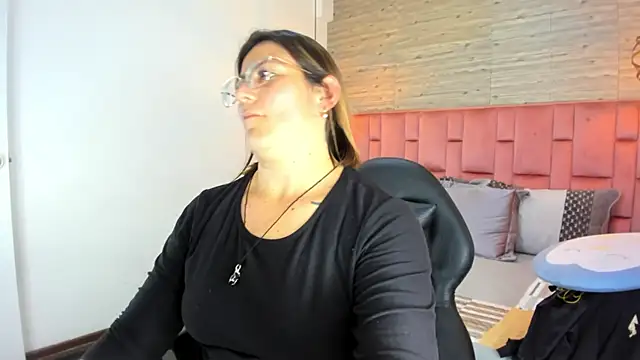 SarahDeyvis online show from 2, 10, 2025