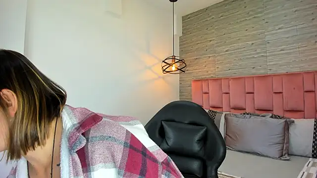 SarahDeyvis online show from 3, 10, 2025