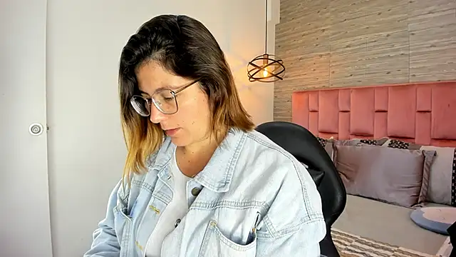 SarahDeyvis online show from 24, 10, 2025