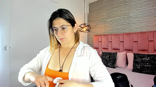 SarahDeyvis online show from 24, 9, 2025