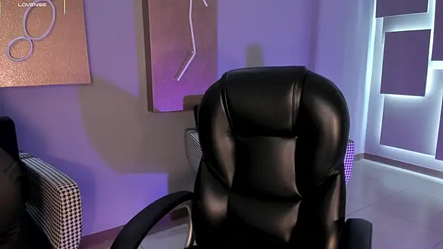 EveBensonX online show from 10, 11, 2025