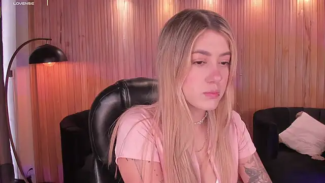 EveBensonX online show from 16, 11, 2025