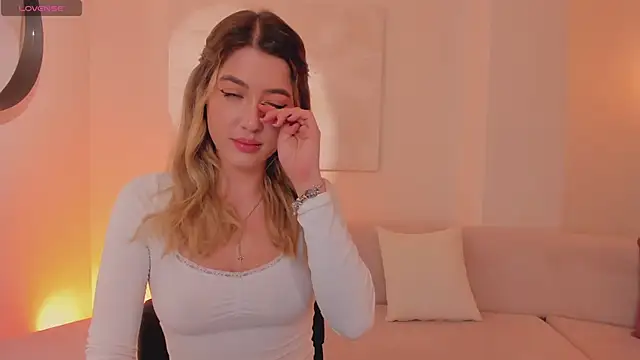 EveBensonX online show from 14, 3, 2025