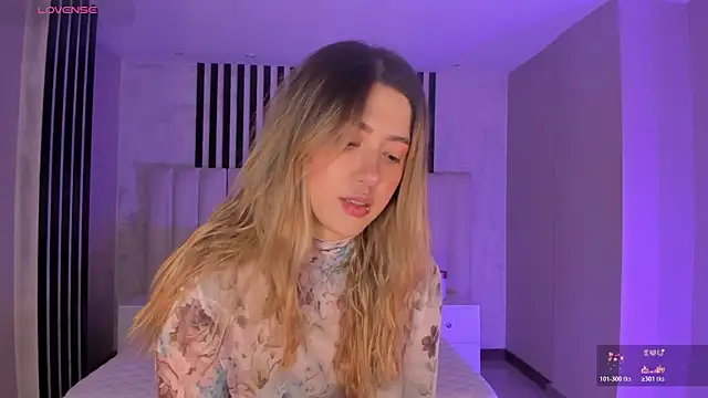 EveBensonX online show from 7, 4, 2026