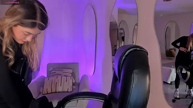 EveBensonX online show from 25, 9, 2025