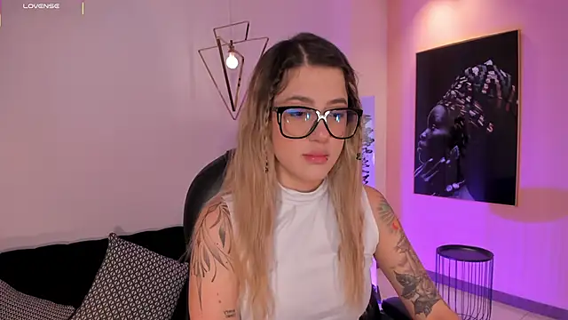 EveBensonX online show from 18, 9, 2025