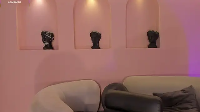 EveBensonX online show from 10, 10, 2025