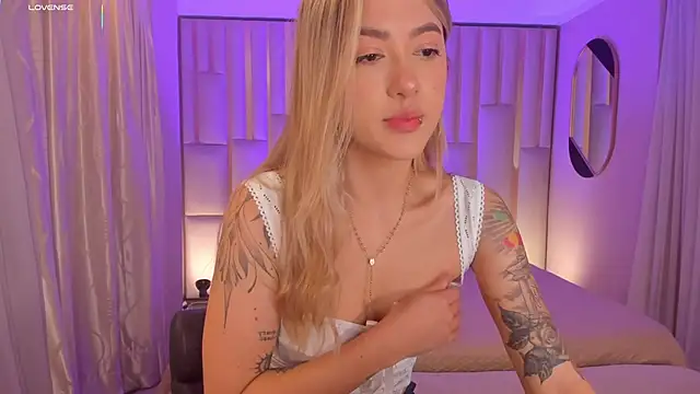 EveBensonX online show from 11, 10, 2025