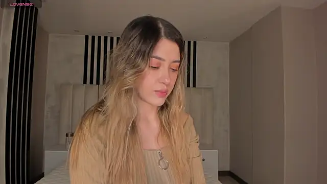 EveBensonX online show from 9, 4, 2026