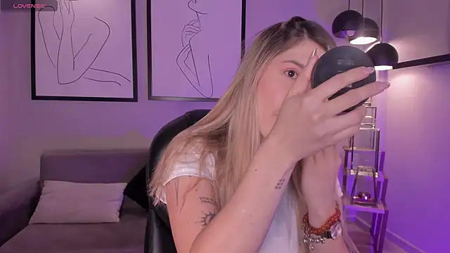 EveBensonX online show from 13, 1, 2026