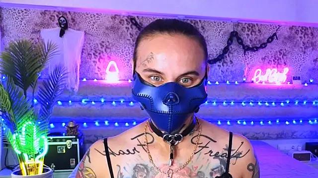 Cool Freak  online show from 13, 9, 2025