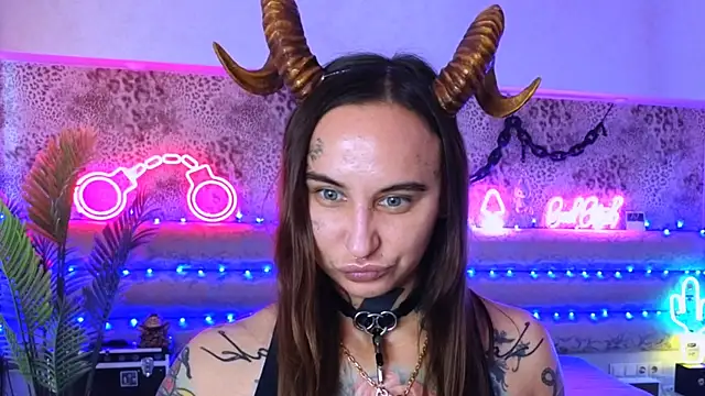 Cool Freak  online show from 28, 9, 2025