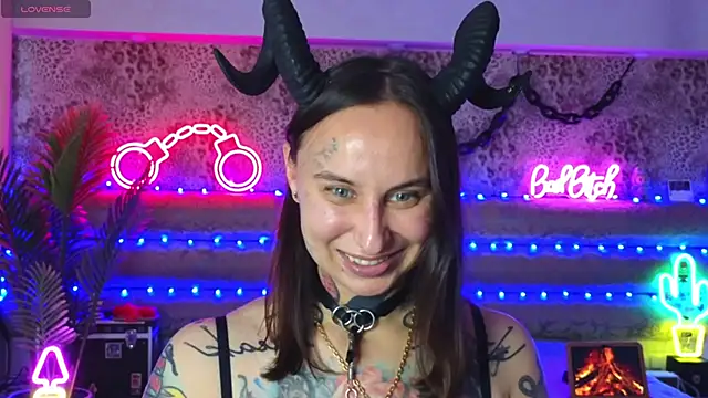 Cool Freak  online show from 15, 5, 2026