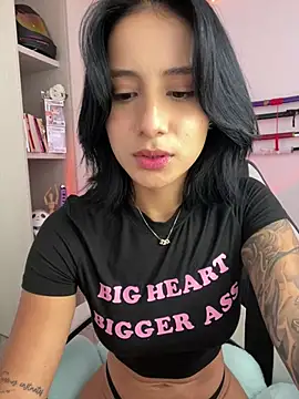 Ale Lewis online show from 2, 3, 2025