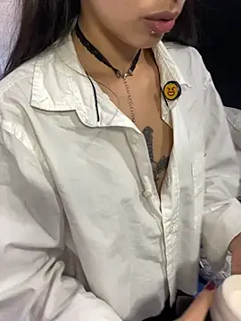 Snapshot of NanaRott chatting on 10, 2, 2026 NanaRott online show from 10, 2, 2026