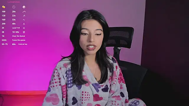 Snapshot of NanaRott chatting on 5, 5, 2026 NanaRott online show from 5, 5, 2026