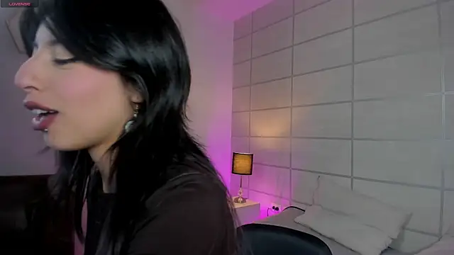 NanaRott online show from 17, 4, 2026