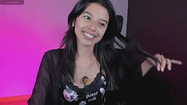 Snapshot of NanaRott chatting on 18, 5, 2026 NanaRott online show from 18, 5, 2026