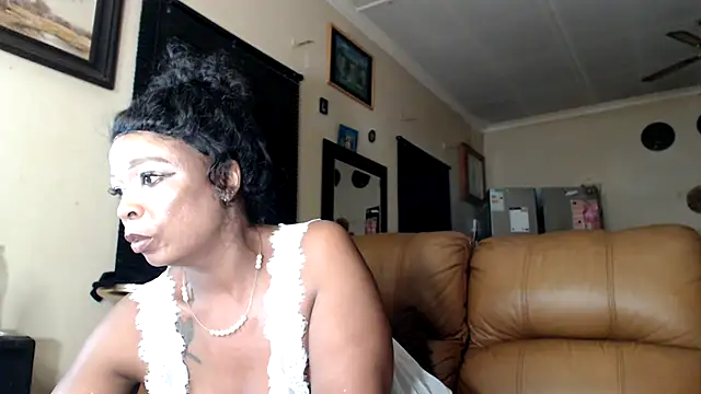 Gucci Bx online show from 21, 3, 2025