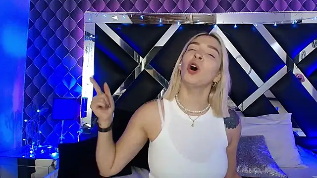 victoriaa lee  online show from 13, 3, 2026