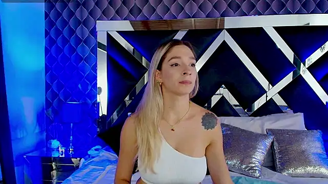 victoriaa lee  online show from 11, 3, 2025