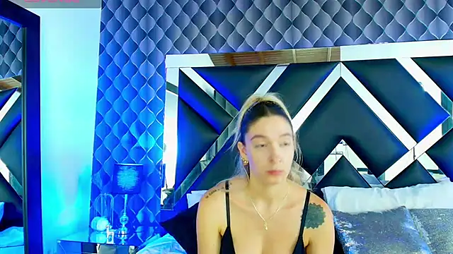 victoriaa lee  online show from 11, 3, 2025