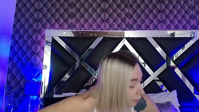 victoriaa lee  online show from 29, 5, 2026