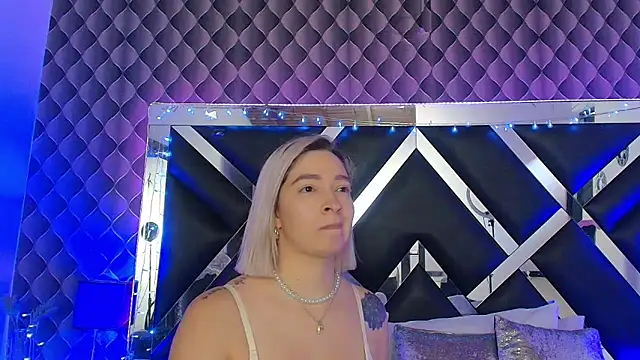 victoriaa lee  online show from 22, 5, 2026