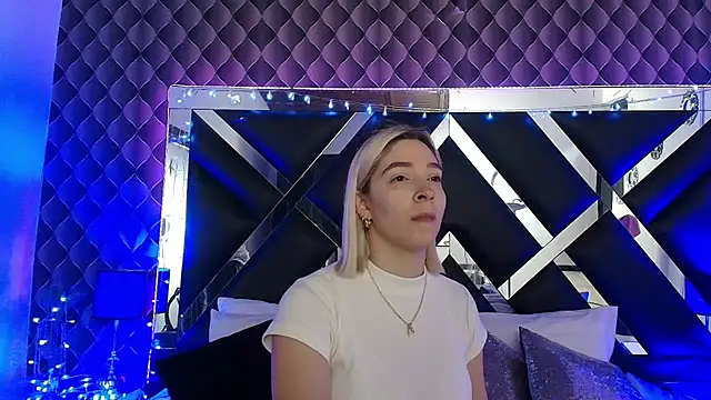 victoriaa lee  online show from 6, 4, 2026