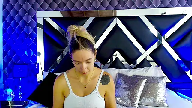 victoriaa lee  online show from 17, 3, 2025