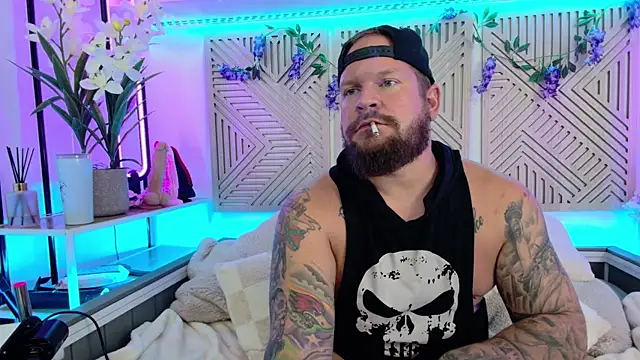 xBuzzRightHerex online show from 8, 9, 2025