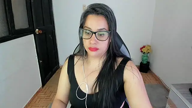 smile sweetpao online show from 4, 3, 2025