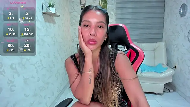 RenataReyes online show from 13, 11, 2025