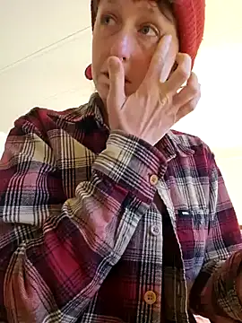 mossy kiss online show from 8, 12, 2024