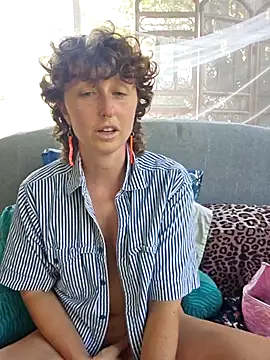 mossy kiss online show from 18, 9, 2025